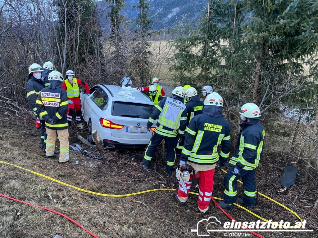 Schwerer Verkehrsunfall Auf Der A12 In Kundl Einsatzfoto At